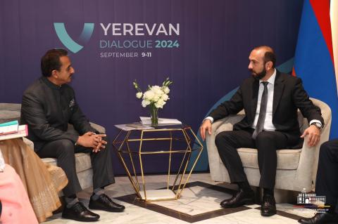 Dialogue Erevan 2024 : le ministre arménien des Affaires étrangères a rencontré le vice-ministre indien des Affaires étrangères