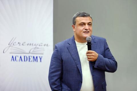 “Ставьте цели, никогда и ни при каких обстоятельствах не останавливайтесь, создавайте непреходящие ценности” - рецепт успеха от Давида Еремяна