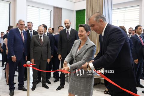 Inauguración de un centro de radioterapia en el Hospital Erebuni.