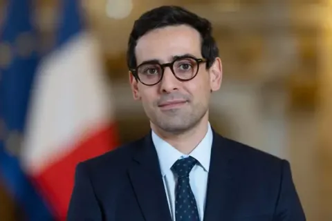 Le ministre français des Affaires étrangères réaffirme son soutien indéfectible à l'indépendance et à l'intégrité territoriale de l'Arménie à la veille de sa visite