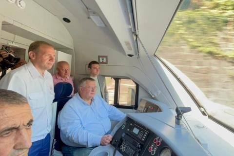 In Armenia, Russian Deputy PM gets acquainted with restoration of flood-damaged railway