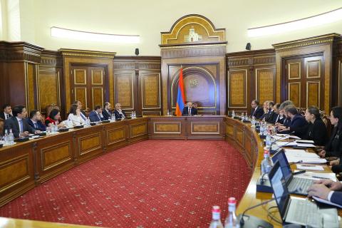 Prime Minister Pashinyan heads discussion on 2025 state budget draft