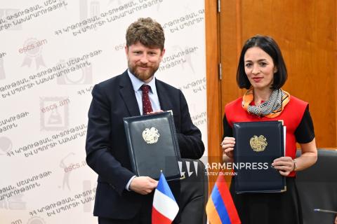 Armenia promotes French language education