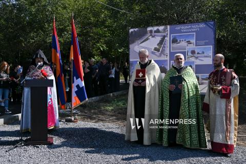 Se colocará monumento en memoria de todos los mártires de Nagorno Karabaj en la cima de Yerablur