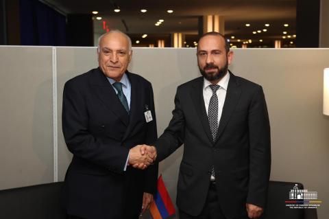 Cancilleres de Armenia y Argelia conversaron sobre los últimos acontecimientos en Medio Oriente y la agenda bilateral