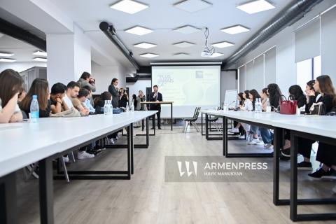 Un séminaire sur les crimes de masse et leurs perspectives historiques et juridiques a été organisé à l'Université française d'Arménie