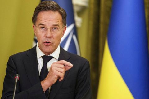 В НАТО "приняли к сведению" план президента Украины и обсудят в закрытом режиме: генсек Альянса