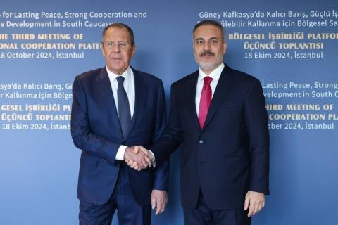 Lavrov, İstanbul'da Türk mevkidaşı ile bir görüşme gerçekleştirdi