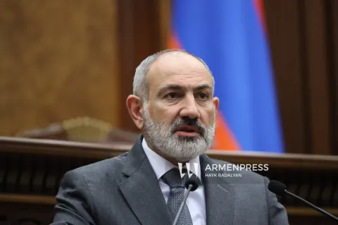 Ըստ վարչապետի՝ մեր փողոցներում տասնյակ հազարավոր «անիվներով դագաղներ» են շրջում