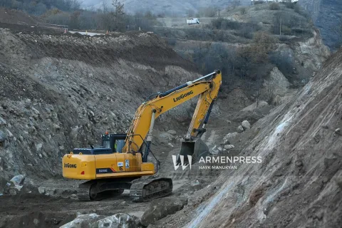 На участке Каджаран-Агарак дороги “Север-Юг” началось строительство туннелей