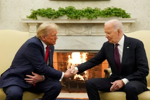 Trump meets Biden at White House to discuss power transfer