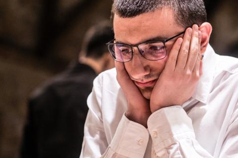 Трое армянских шахматистов отстают от лидера ЧЕ на одно очко