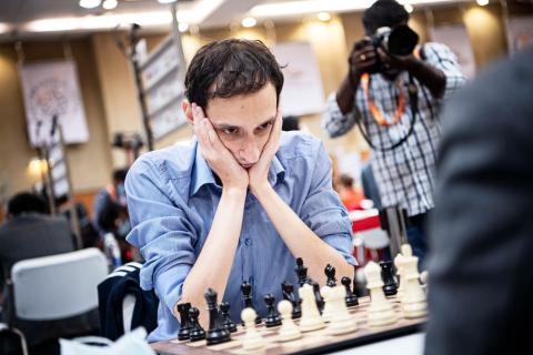 Роберт Ованнисян отстает от лидера индивидуального чемпионата Европы на одно очко