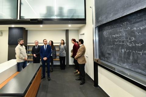 ԲՏԱ նախարարը կարևորել է ոլորտի որակյալ մասնագետների պատրաստումը. Մխիթար Հայրապետյանն այցելել է Picsart Academy