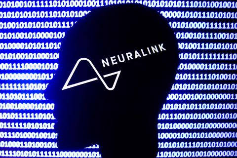 Клинические испытания имплантата Neuralink впервые пройдут за пределами США