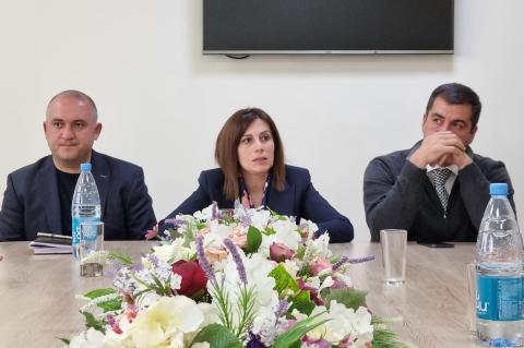 Արտաշատի ԲԿ-ն սարքավորումներով հագեցնելու հարցը գտնվում է առողջապահության նախարարի օրակարգում