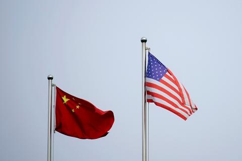 В Китае призвали США прекратить политические манипуляции