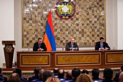 Pashinyan introduces newly appointed Investigative Committee Chairman Artur Poghosyan to staff