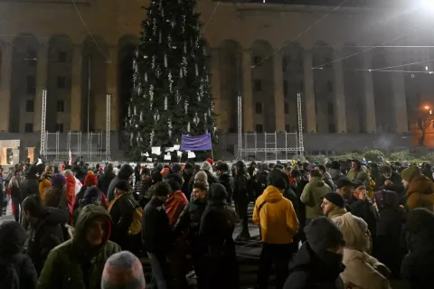 Участники акции протеста в Тбилиси перекрыли проспект Руставели