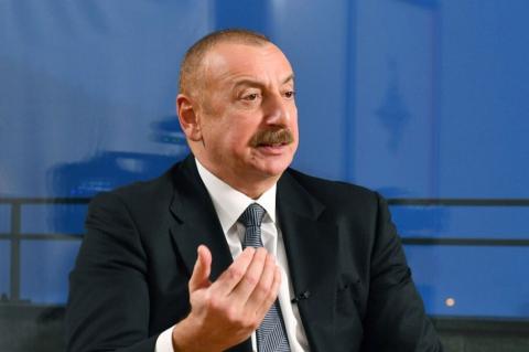 Aliyev afirmó que Azerbaiyán no necesita una base militar turca