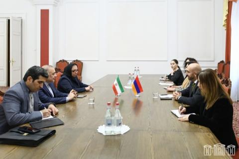 Armenian lawmakers discuss expanding trade turnover with Iranian Ambassador