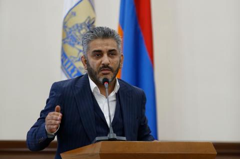 Ashot Sargsyan recibió el mandato de concejal de Ereván