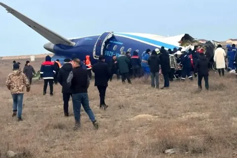 Nuevos detalles sobre el accidente del avión azerbaiyano: Hay sobrevivientes