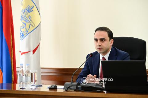 کنفرانس خبری جمع‌بندی نتایج پایان سال  تیگران آوینیان: شهردار ایروان