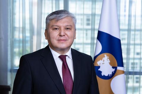 L'initiative « Carrefour de la paix » augmentera la capacité de la section arménienne du corridor Nord-Sud - Arzybek Kozhoshev, ministre de la CEE