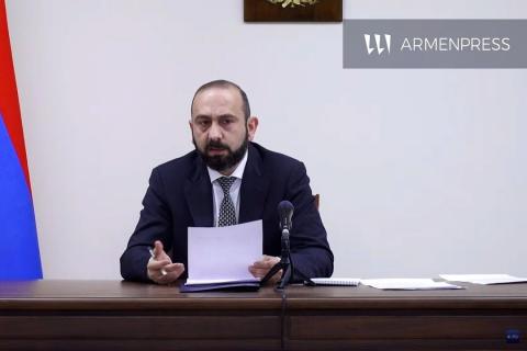 Dışişleri Bakanı Mirzoyan: Kars-Gyumri demir yolunun yeniden geliştirilmesi büyük ekonomik imkânlar sağlayacak