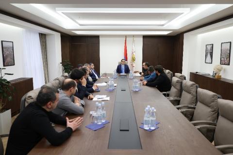 Tigran Avinyan se reunió con habitantes del barrio "Haghtanak"