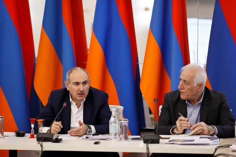 Les perspectives de développement économique discutées sous la direction de Nikol Pashinyan et Vahagn Khatchatourian