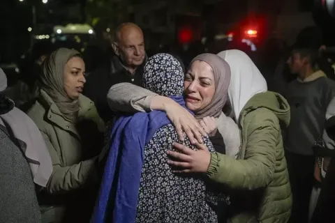 As ceasefire takes hold, Hamas returns 3 Israeli hostages and Israel frees 90 Palestinian prisoners