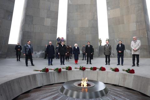 Делегации парламентов стран формата сотрудничества Северная Европа - страны Балтии посетили Мемориальный комплекс Цицернакаберда