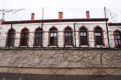 Turkish police arrest suspects in shooting outside Armenian school in Istanbul, no injuries reported