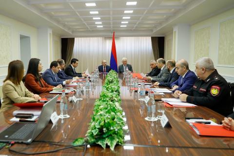 PM Pashinyan chairs Security Council meeting