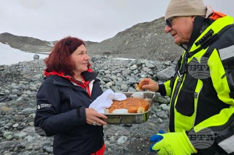 BTA. Fifth Group of 33rd Bulgarian Antarctic Expedition Arrives on Livingston Island