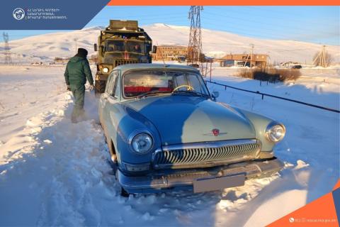 Армянские спасатели вывели из снежной блокады 914 автомобилей, оказана помощь 2249 горожанам