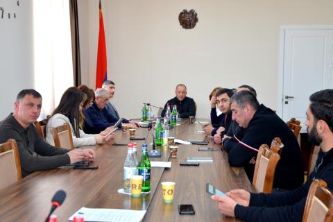 Գավառ համայնքի ավագանու արտահերթ նիստին քննարկվել են համայնքային մի շարք հարցեր