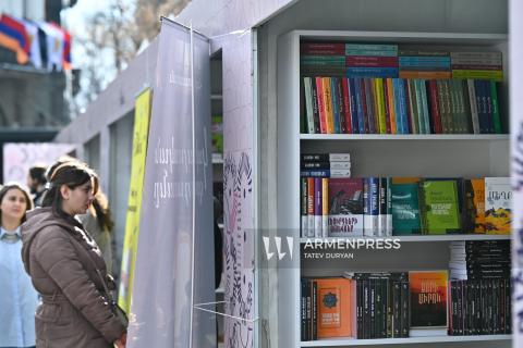 “Новая книга” - 10/25: Даниэль Глаттауэр, Нина Павлова, Ара Тадевосян