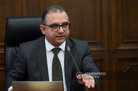 Համաձայն չեմ, որ ԼՂ-ից բռնի տեղահանվածների բնակարանային երկարաժամկետ աջակցության ծրագրով նախատեսված միջոցները բավարար չեն․ փոխվարչապետ