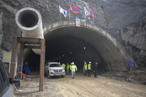 Հյուսիս-հարավի Քաջարան-Ագարակ 32 կմ ճանապարհահատվածում կկառուցվի 17 կամուրջ, 2 թունել, 5 փոխհատում