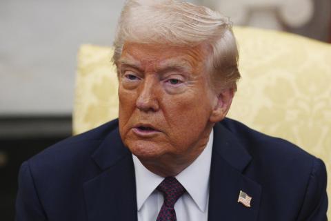 Трамп считает стрельбу во Флориде “позором, ужасной вещью”, но, тем не менее, не будет ужесточать контроль над оборотом оружия