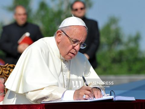 Le Vatican annonce la mort du pape François