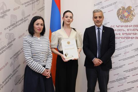 Պարի միջազգային օրվա շրջանակում ԿԳՄՍ նախարարությունը պարգևատրել է ոլորտի մի խումբ ներկայացուցիչների