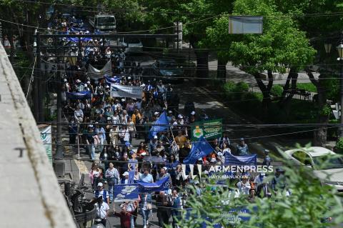 'Dignified Work' May 1 procession
