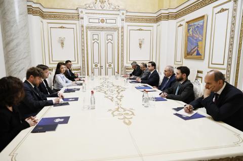 PM Pashinyan holds meeting with Marseille Mayor