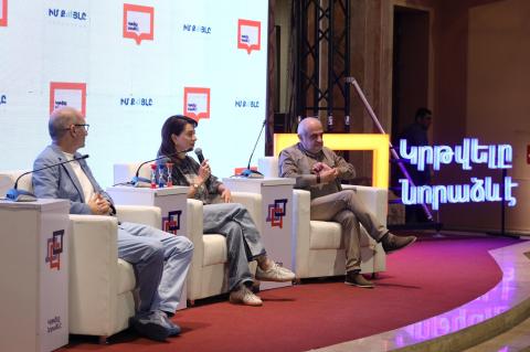 «Կրթվելը Նորաձև Է» շարժման հանդիպմանը բանախոսել են ռեժիսոր Ռուբեն Բաբայանը, գործարար Բակուր Մելքոնյանը և շարժման ղեկավար Աննա Հակոբյանը