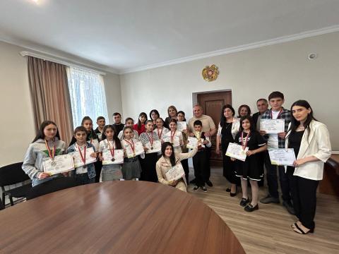 Վարդենիսի համայնքապետարանը խրախուսել է մանկական գեղարվեստի դպրոցի մանկավարժներին և սաներին