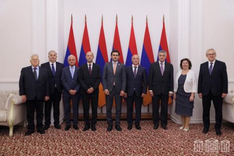 Բուդապեշտում կբացվի ՀՀ առաջին ռեզիդենտ դեսպանությունը. ԱԺ փոխնախագահն հյուրընկալել է Հունգարիայի խորհրդարանի՝ ազգային փոքրամասնությունների պատգամավորների